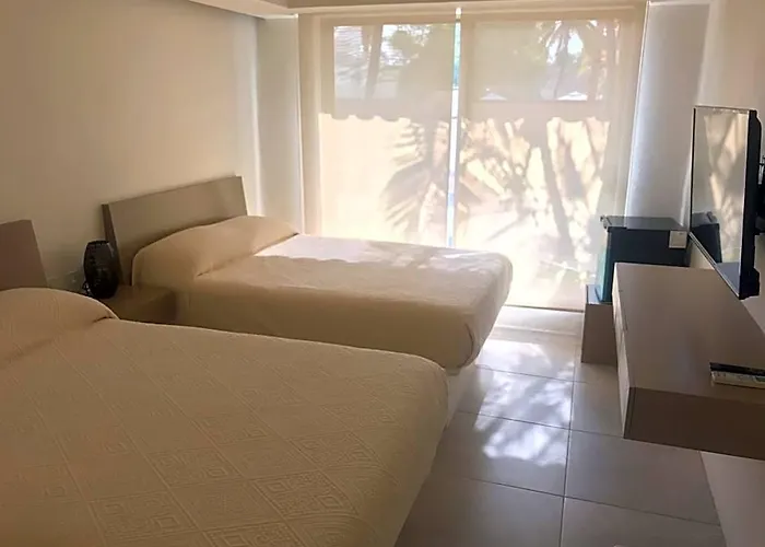 Hotel 18 Con Playa 3 Recamaras Dentro De En Ixtapa